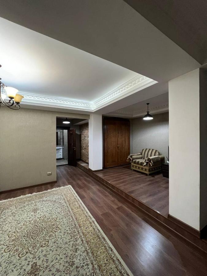 Lite Guest House บิชเคก ภายนอก รูปภาพ