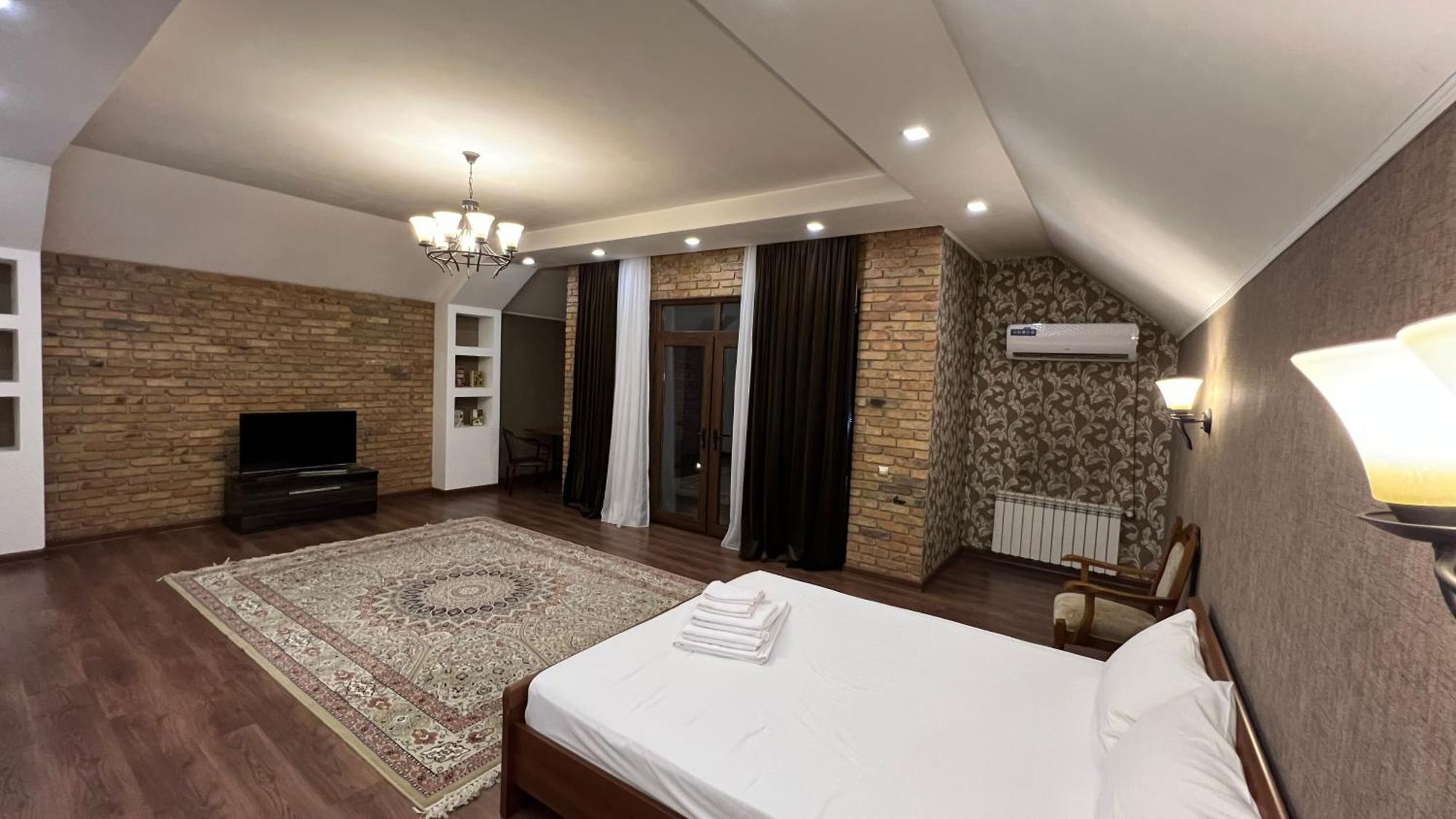 Lite Guest House บิชเคก ภายนอก รูปภาพ